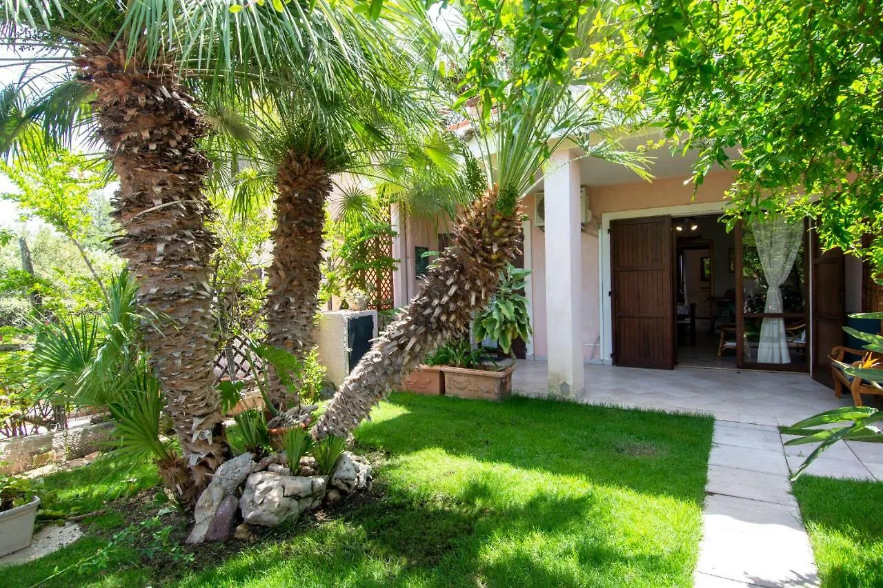 Rosa Holiday Home Villasimius