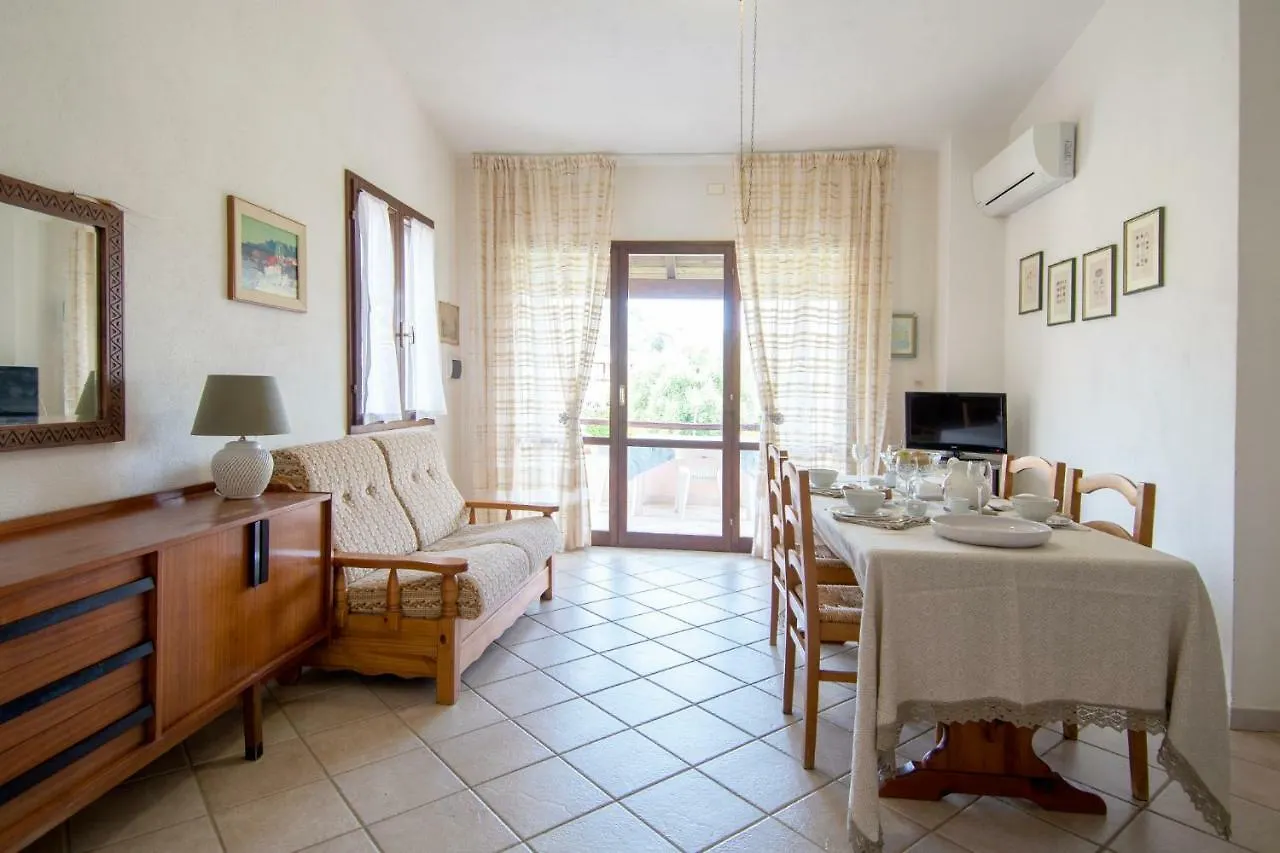 Rosa Holiday Home Villasimius Lägenhet